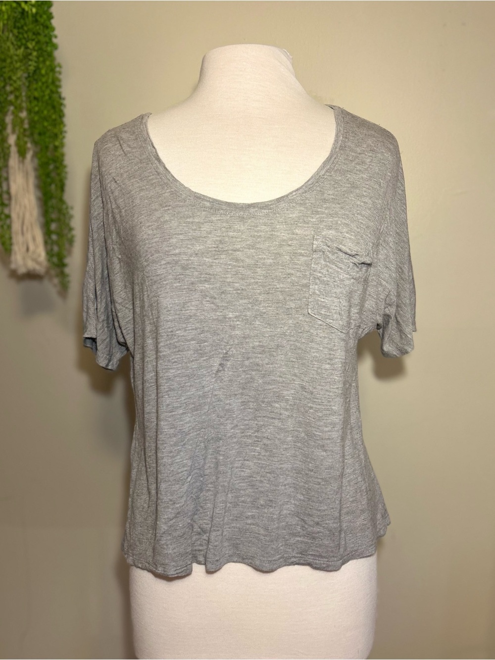 Everlane Light Gray Scoop Neck Pocket Tee